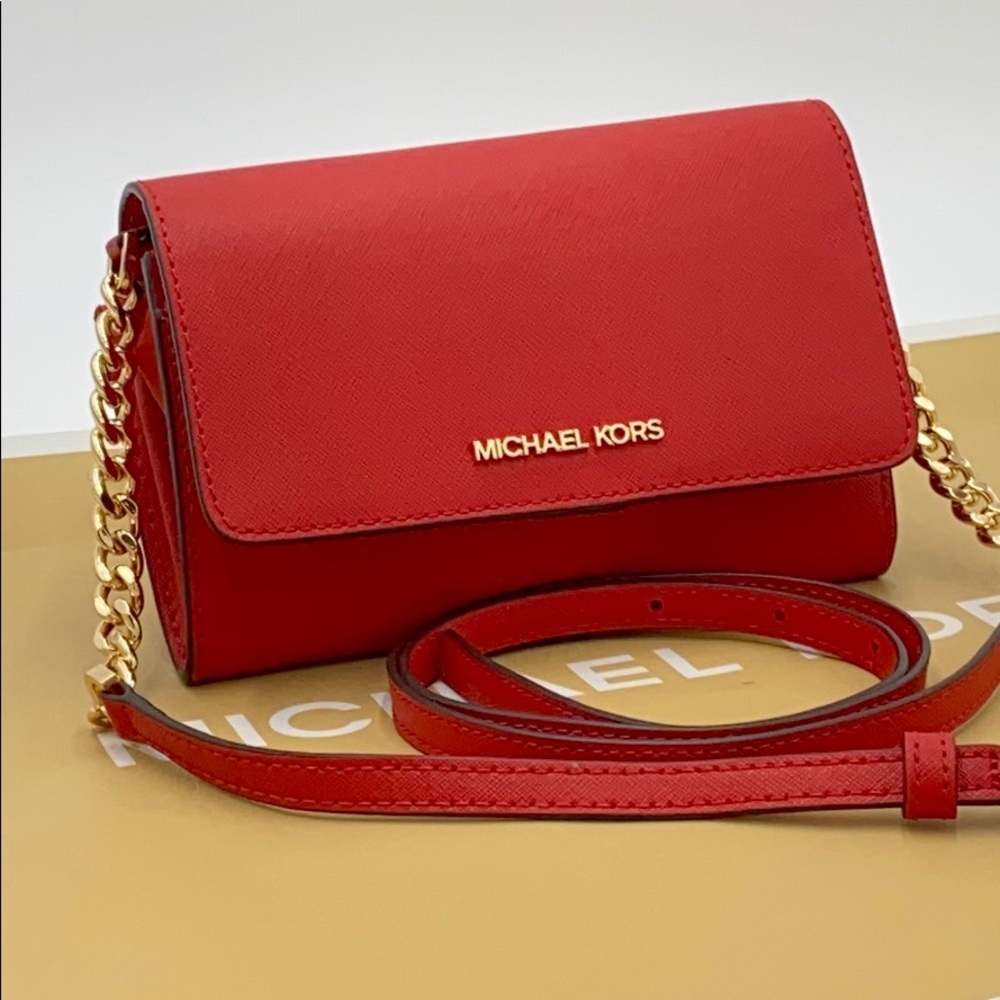 MICHAEL KORS MEDIUM MULTIFUNCTION PHONE XBODY FLAM